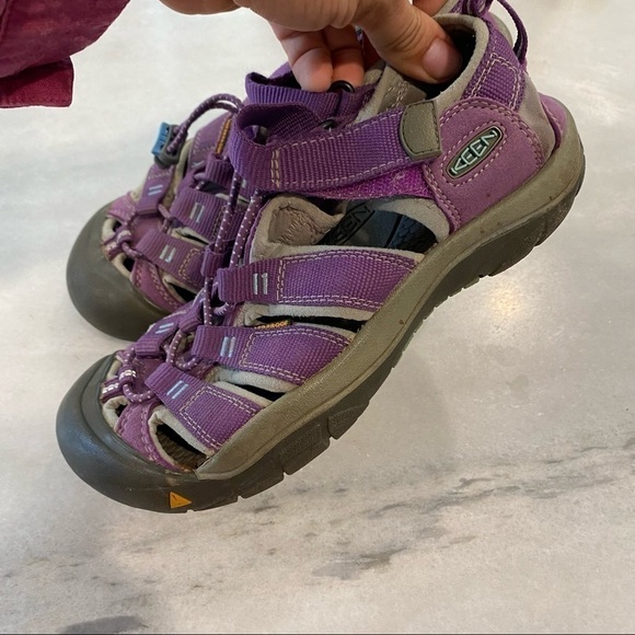 Keen Newport H2 Sandals purple Big Kids Girls 4 - Picture 4 of 7